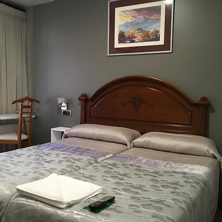 Pension La Redonda Logroño Buitenkant foto