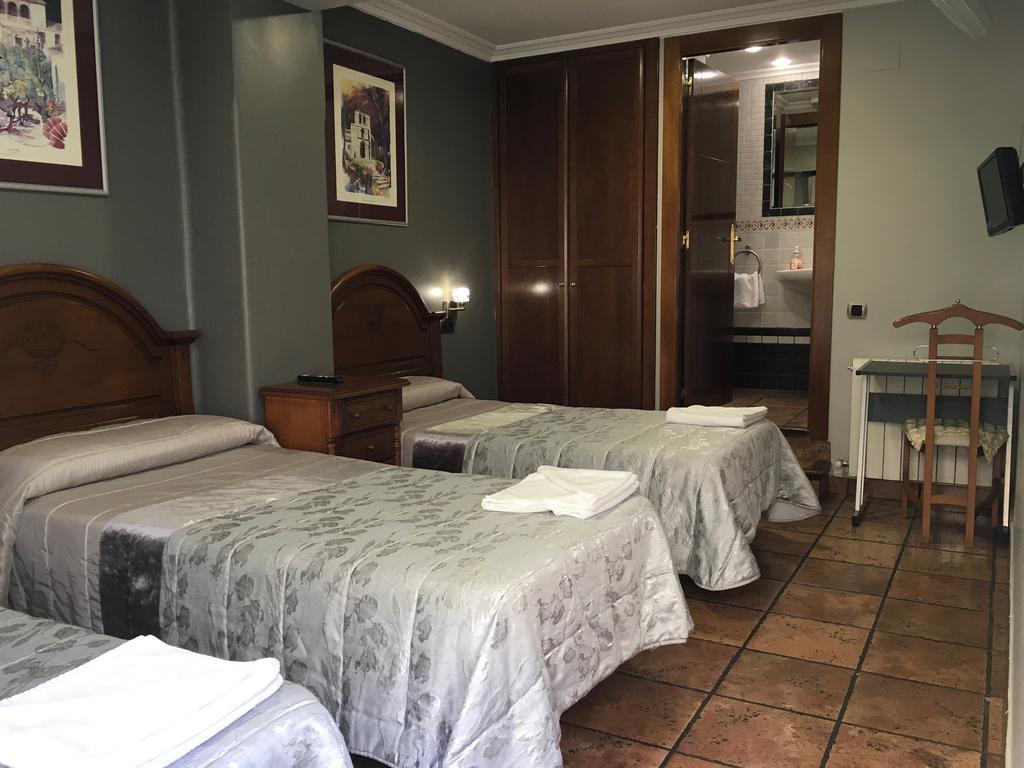 Pension La Redonda Logroño Buitenkant foto