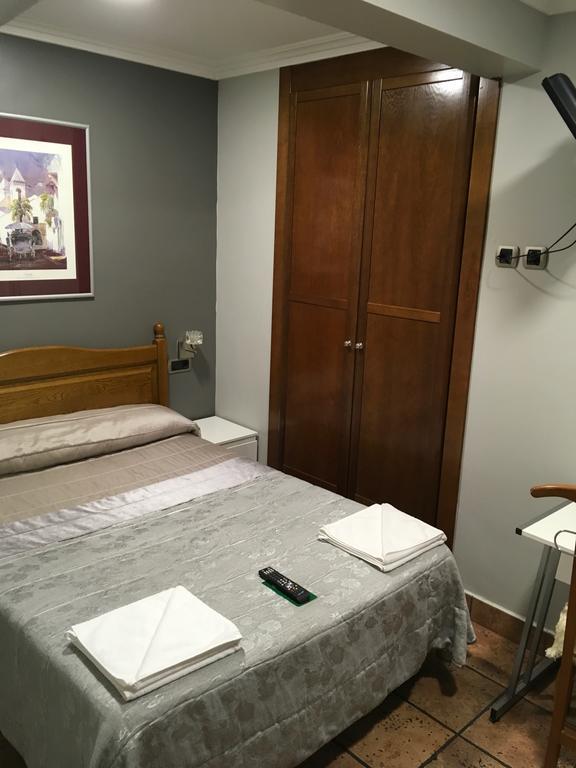 Pension La Redonda Logroño Buitenkant foto