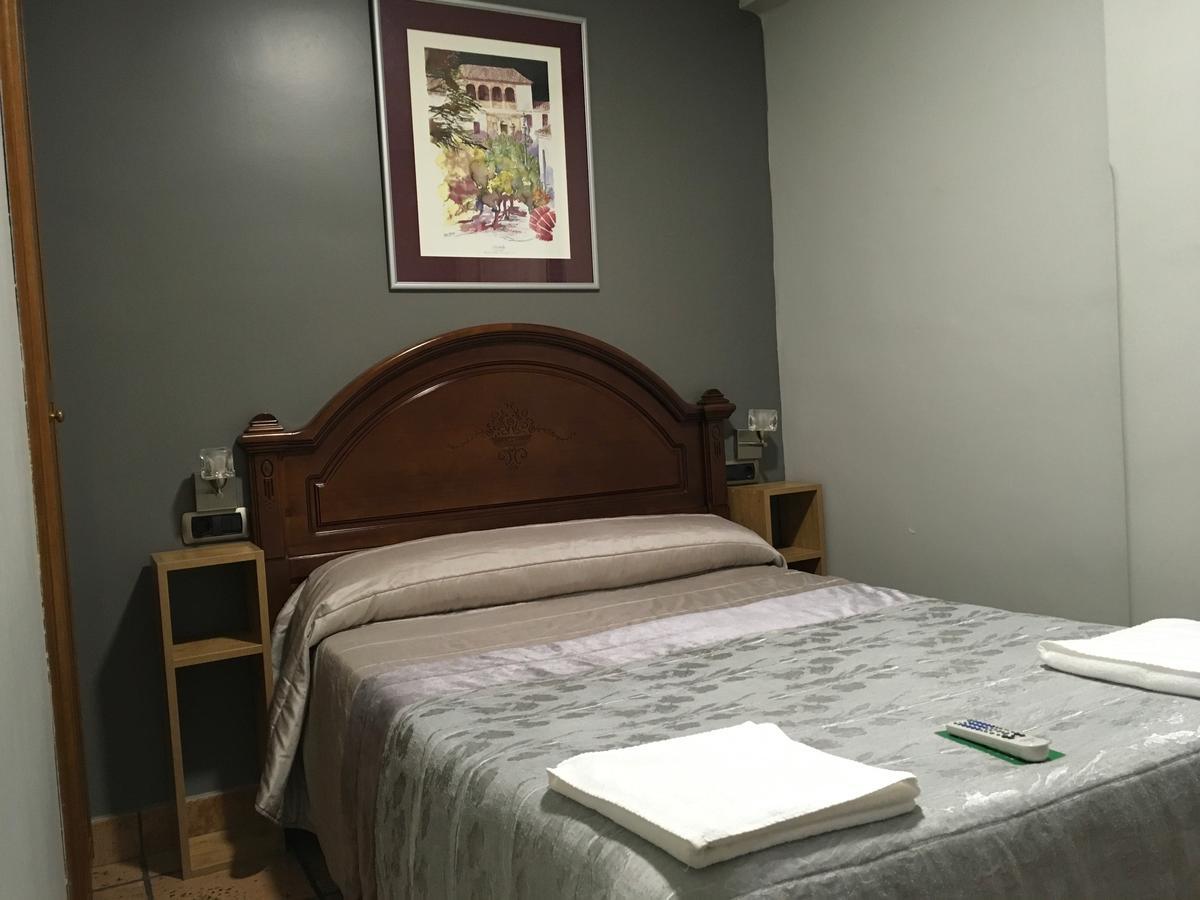Pension La Redonda Logroño Buitenkant foto