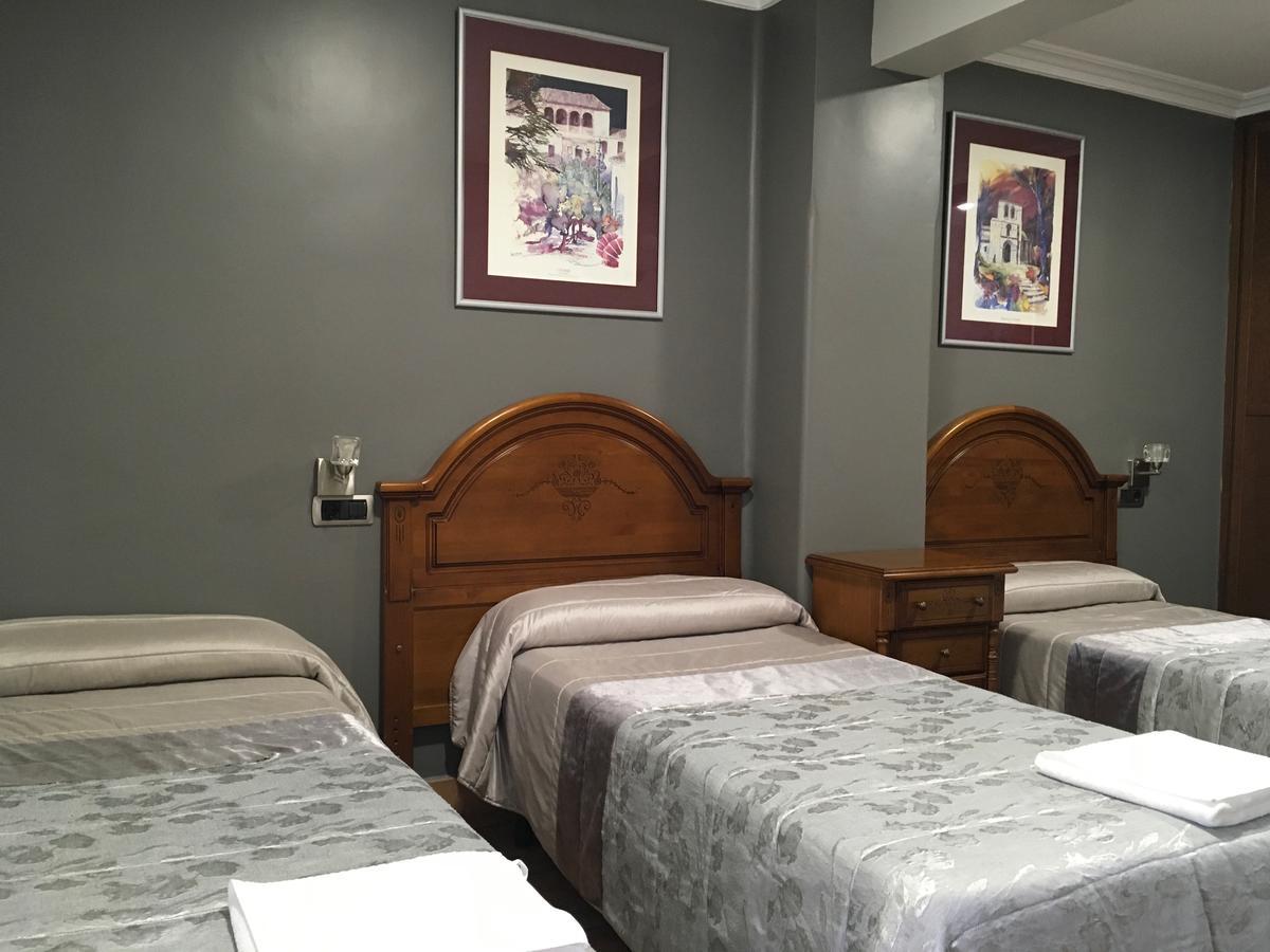 Pension La Redonda Logroño Buitenkant foto